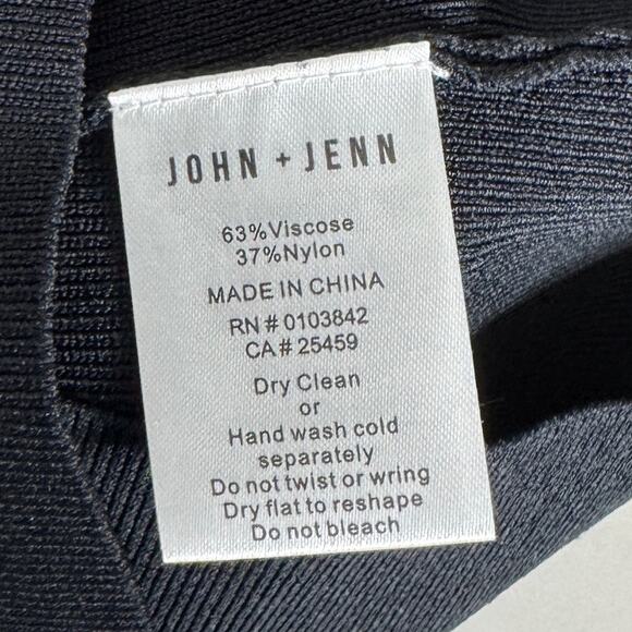 John‎ and Jenn Ruffle Off The Shoulder Black Knit Blouse Women’s Size Large NWOT - Picture 8 of 9